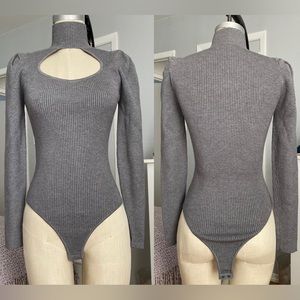 Knit turtleneck women’s bodysuit size S. NWT gray color
